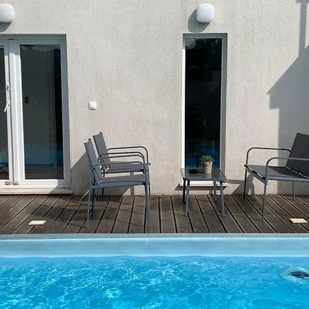 La Maison-blanche Villa *