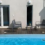 La Maison-blanche Villa *