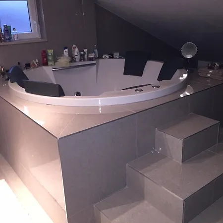 La Maison-blanche Villa *