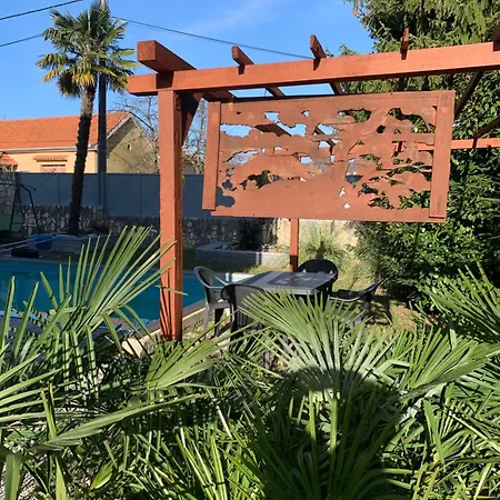 La Maison-blanche Villa *